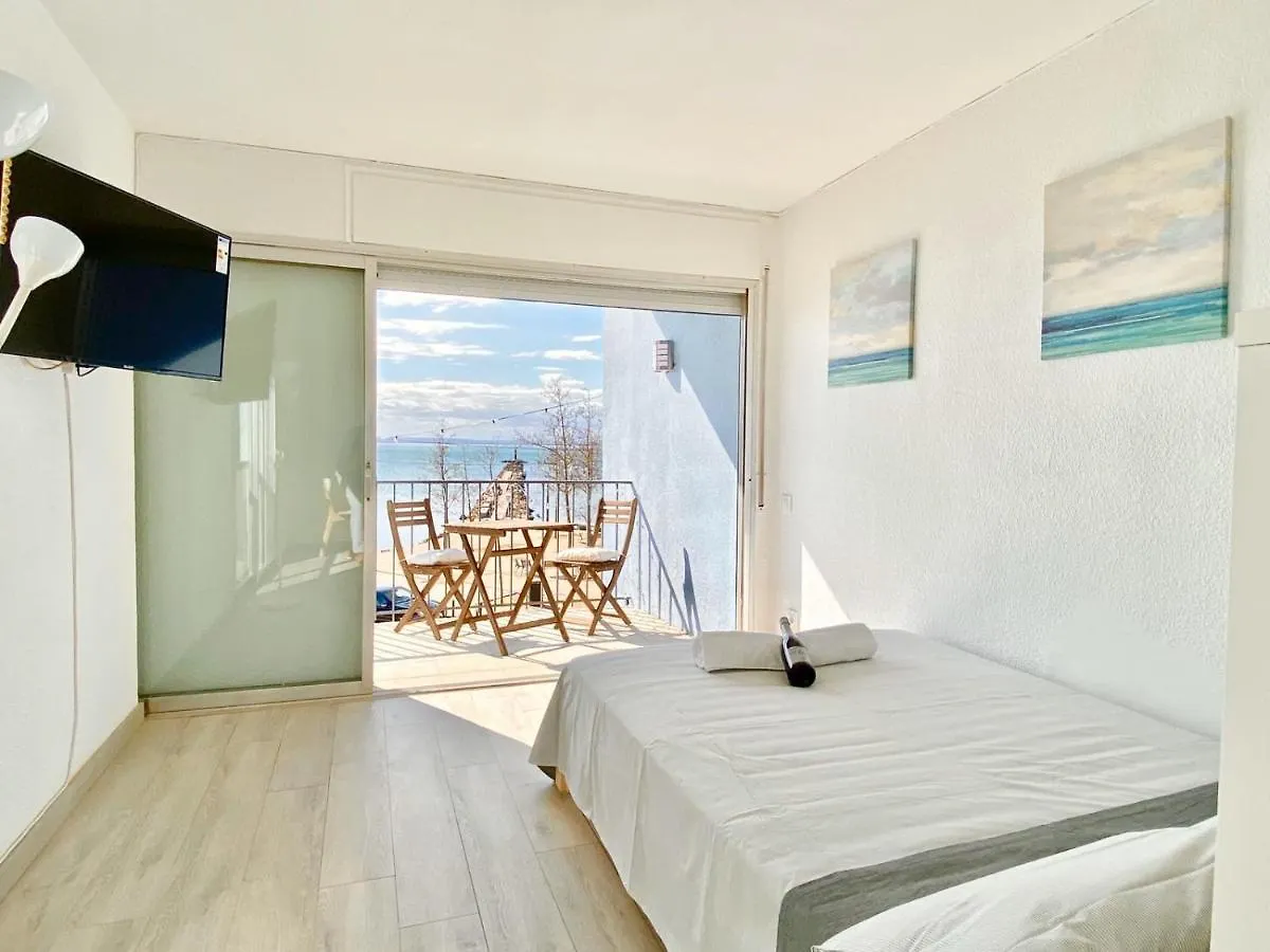 Estudio Frente Al Mar En Roses Apartment
